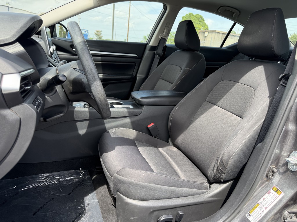 2022 Nissan Altima Image 24