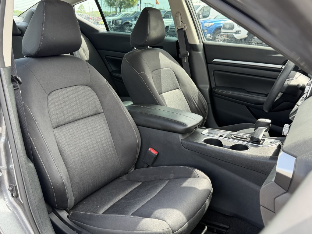 2022 Nissan Altima Image 25