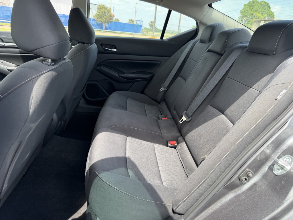 2022 Nissan Altima Image 27
