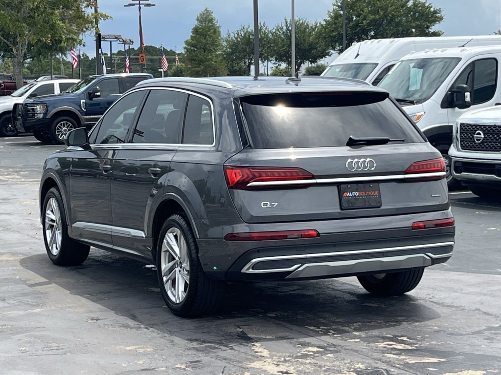 2023 Audi Q7 Image 9