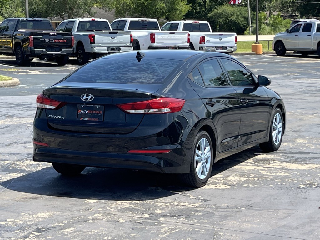 2018 Hyundai Elantra Image 11