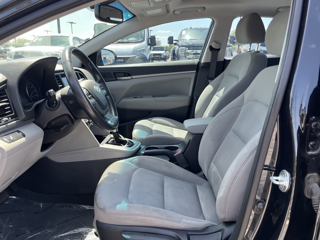2018 Hyundai Elantra Image 25