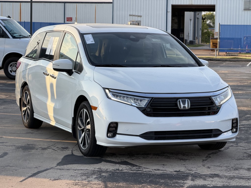 2021 Honda Odyssey Image 3