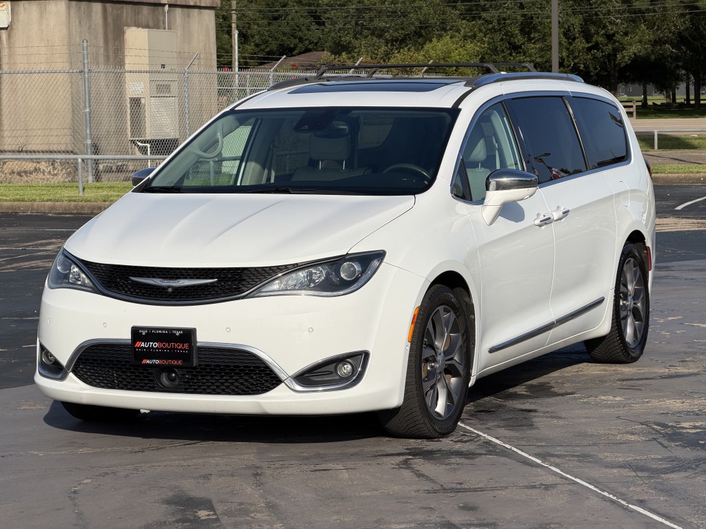 2017 Chrysler Pacifica Image 5