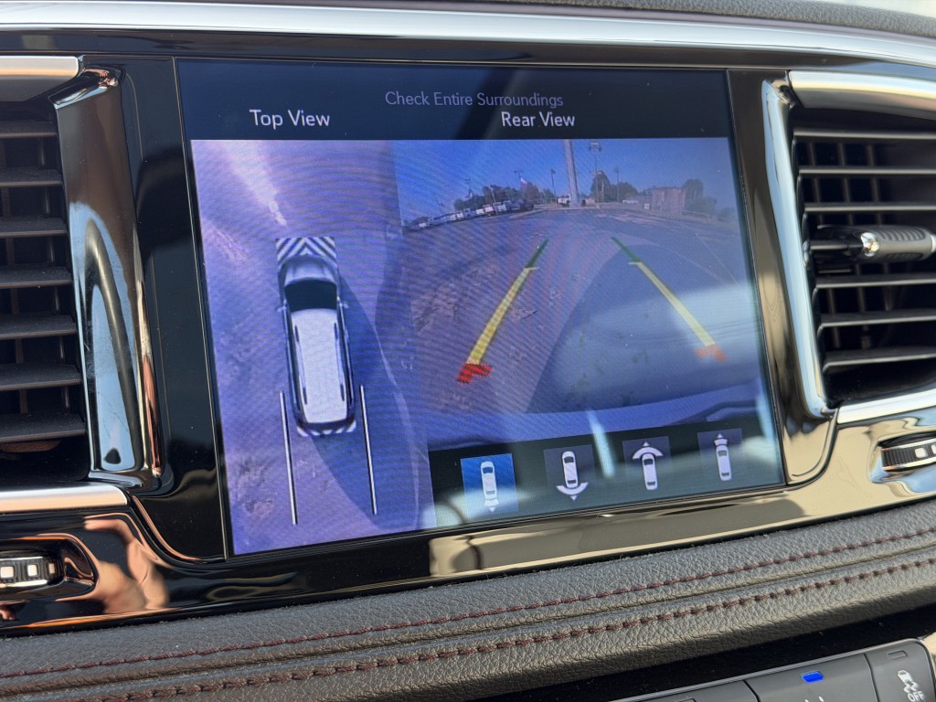 2017 Chrysler Pacifica Image 11