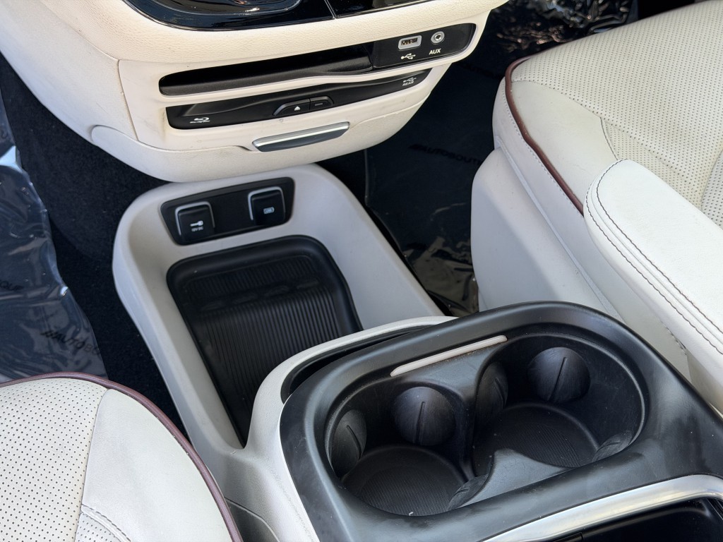 2017 Chrysler Pacifica Image 13
