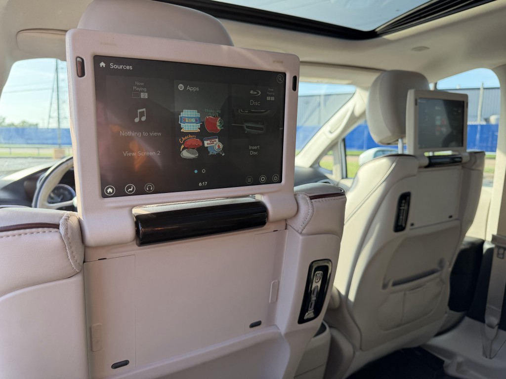 2017 Chrysler Pacifica Image 19