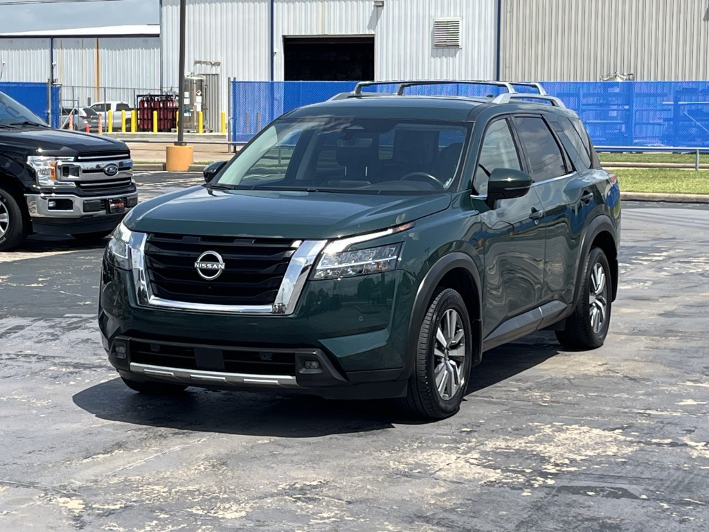 2023 Nissan Pathfinder Image 3