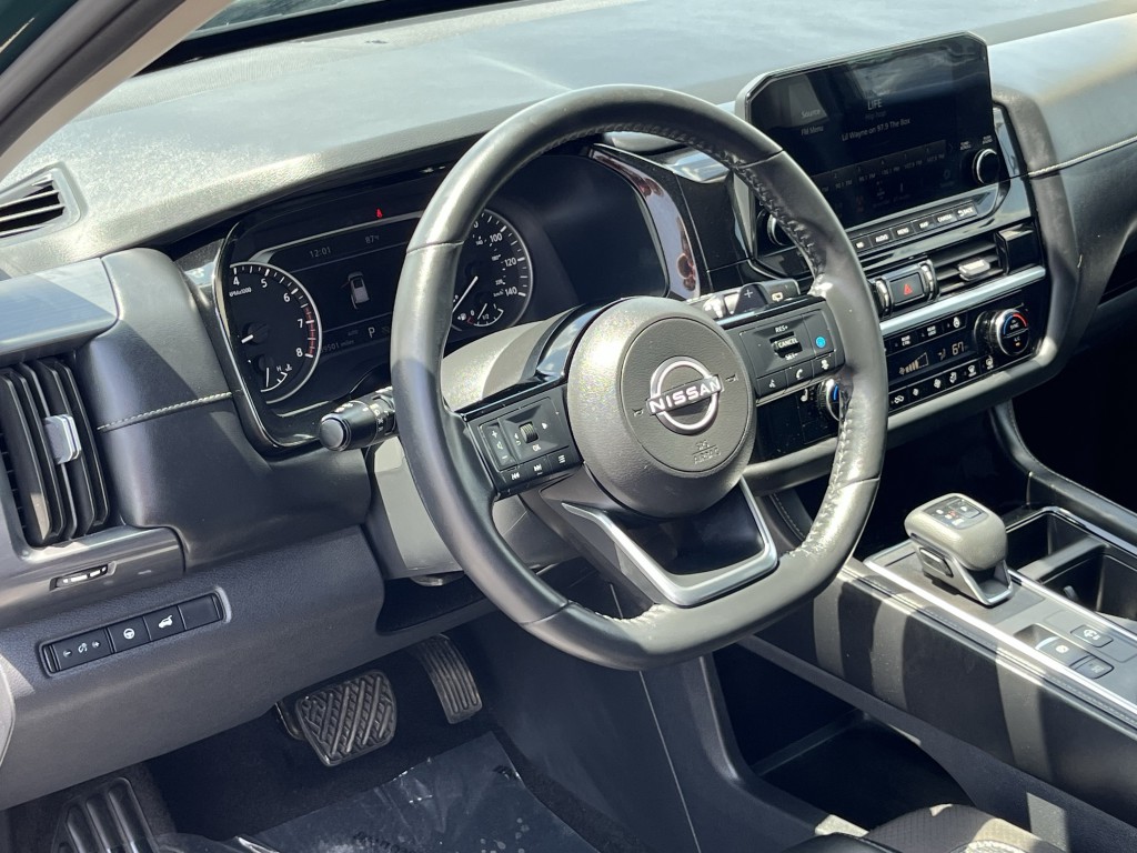 2023 Nissan Pathfinder Image 16