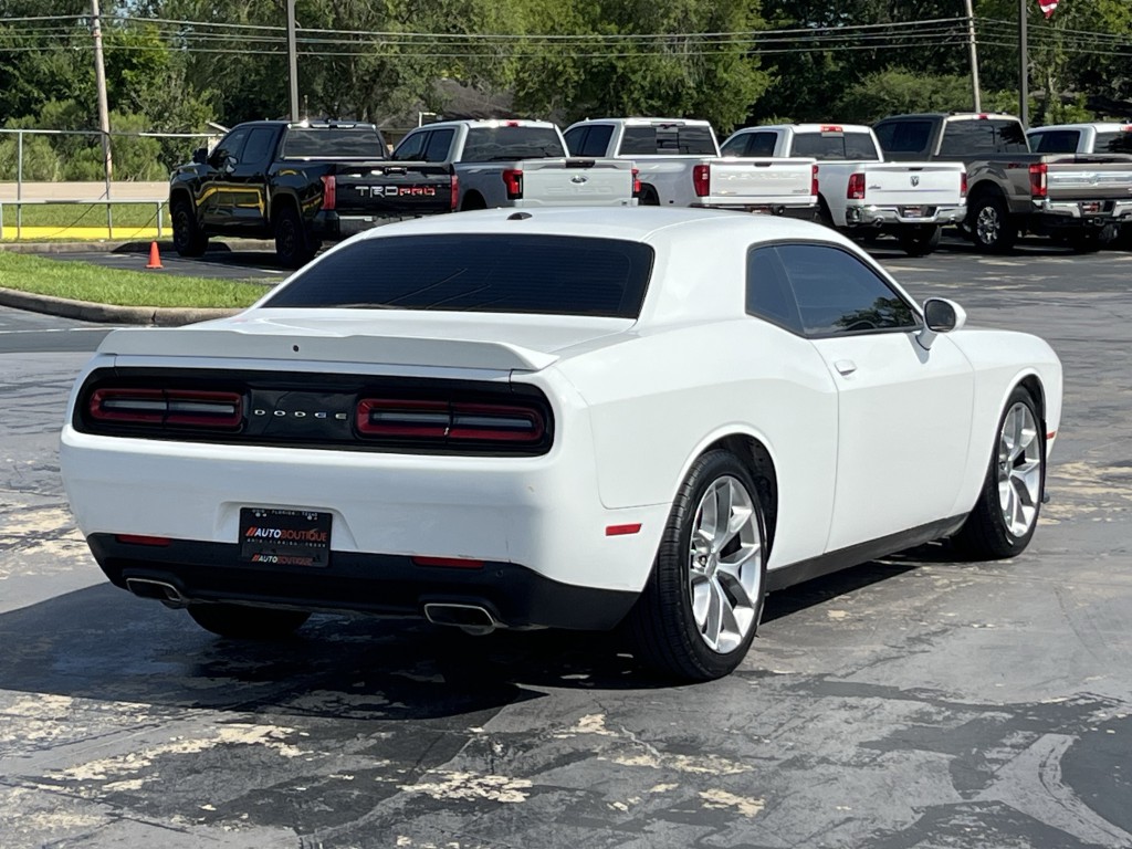 2022 Dodge Challenger Image 9