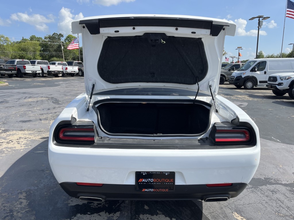 2022 Dodge Challenger Image 12