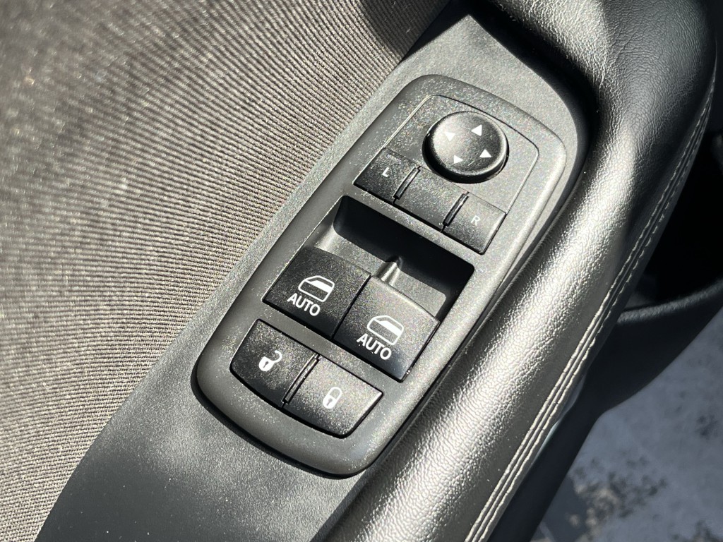 2022 Dodge Challenger Image 25