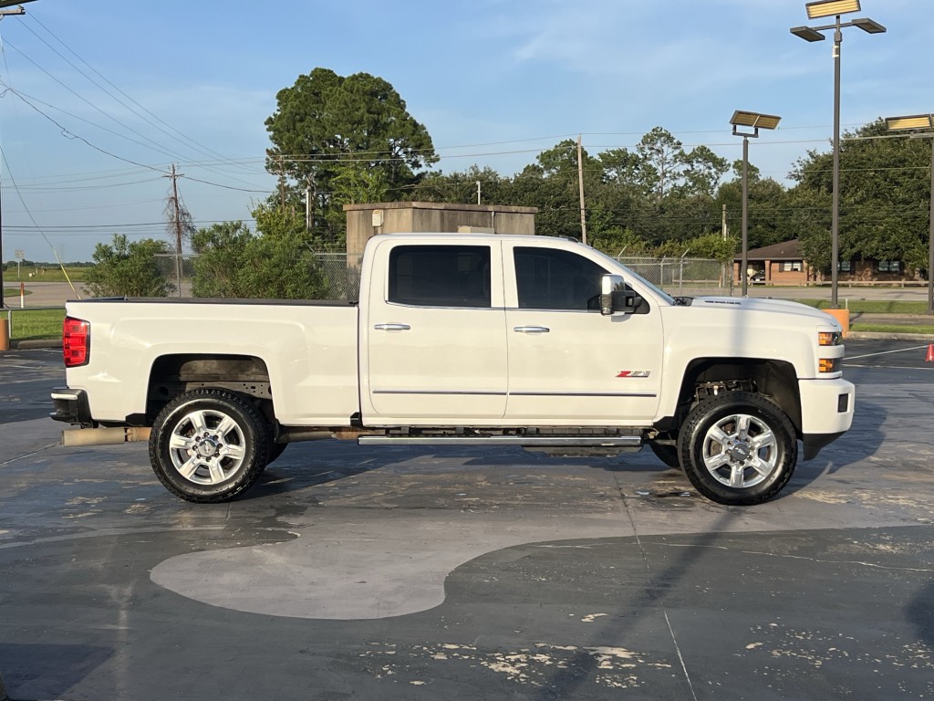 2017 Chevrolet Silverado 1500 Image 11