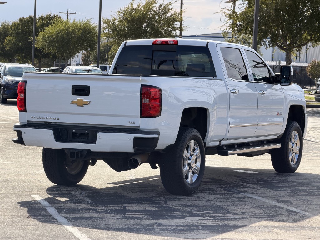 2017 Chevrolet Silverado 1500 Image 18