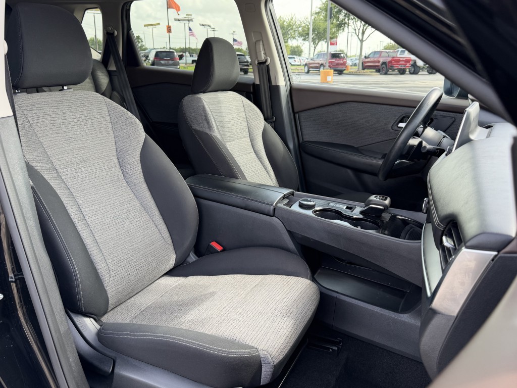2023 Nissan Rogue Image 25