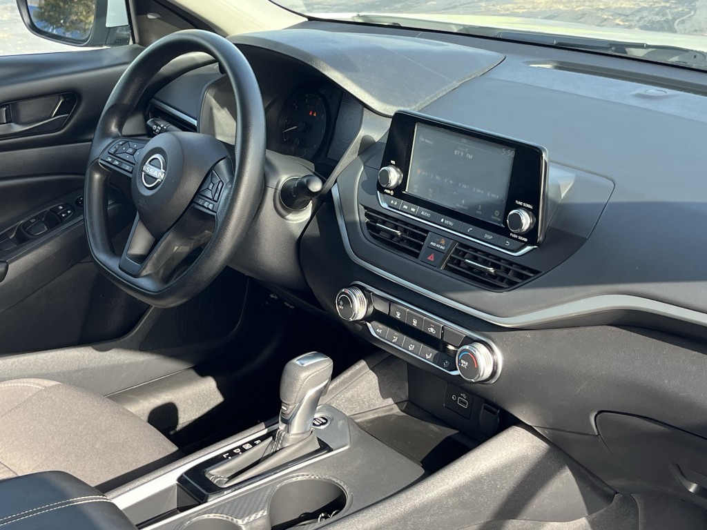 2023 Nissan Altima Image 15