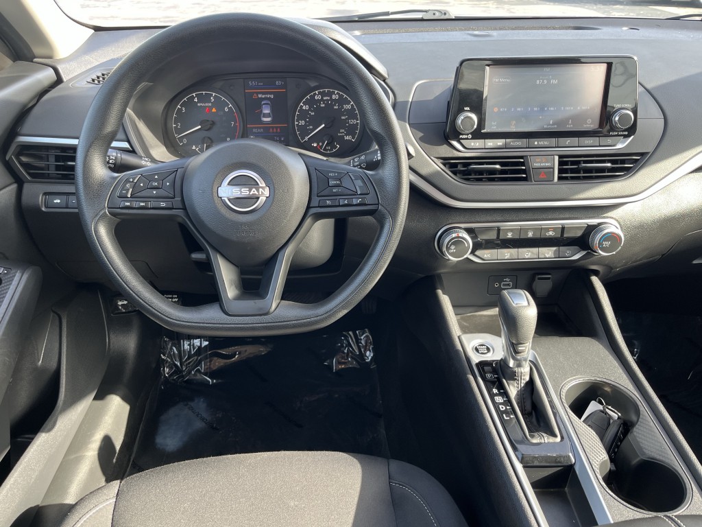 2023 Nissan Altima Image 16
