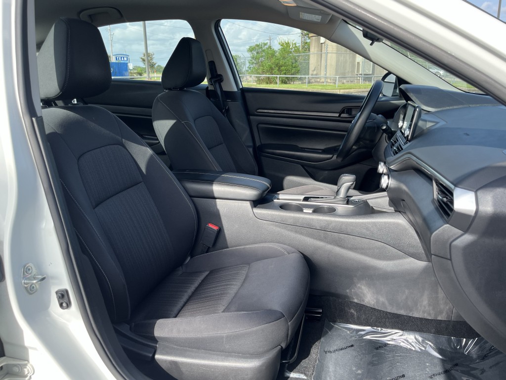 2023 Nissan Altima Image 28