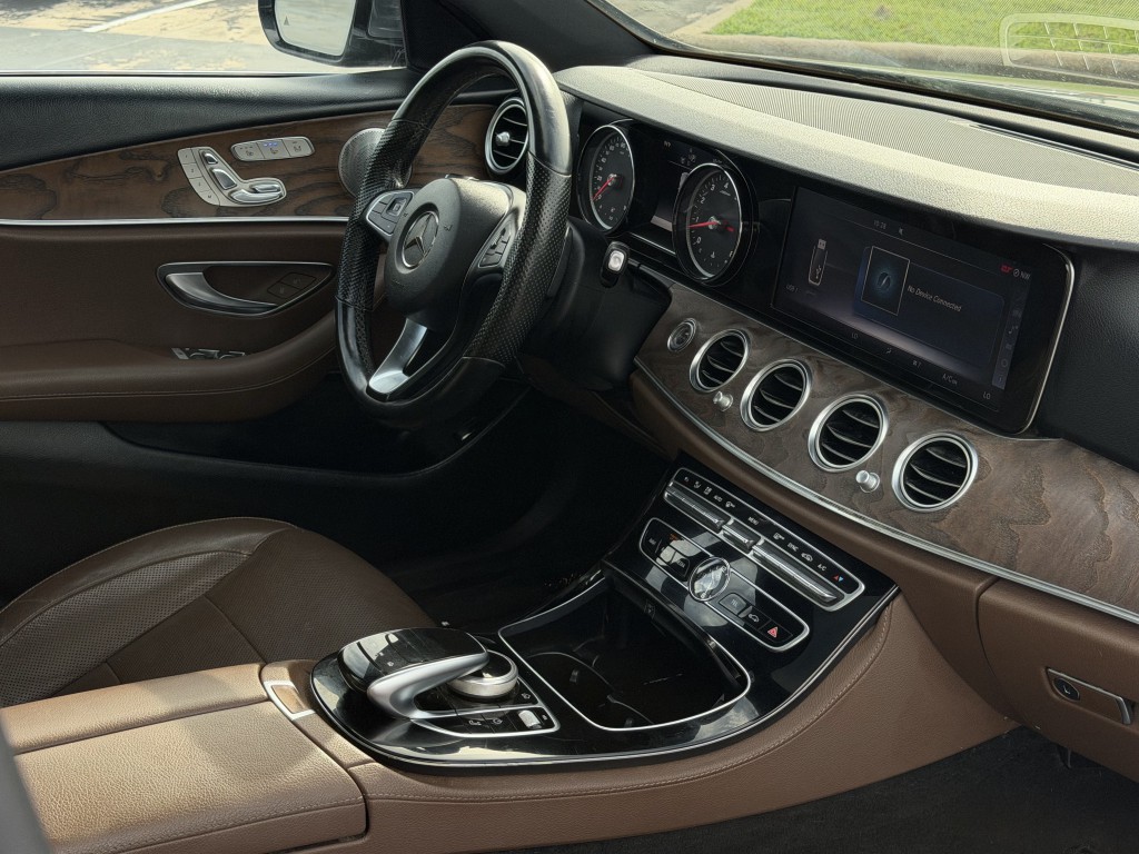 2017 Mercedes-Benz E-Class Image 13