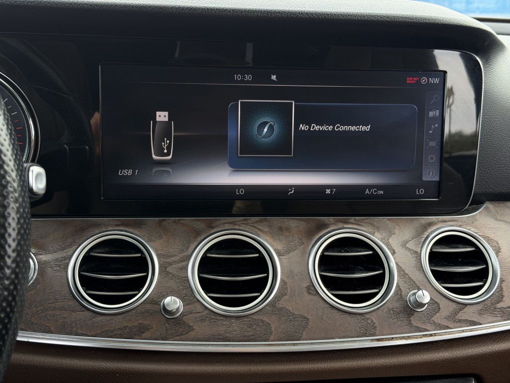 2017 Mercedes-Benz E-Class Image 20