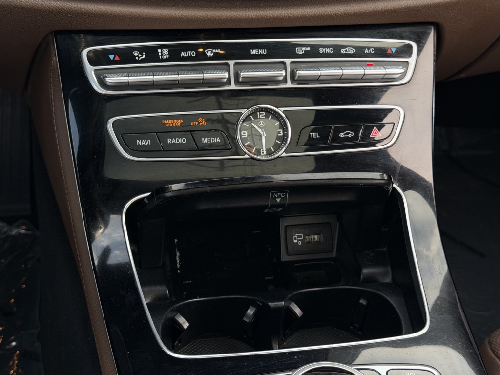 2017 Mercedes-Benz E-Class Image 21