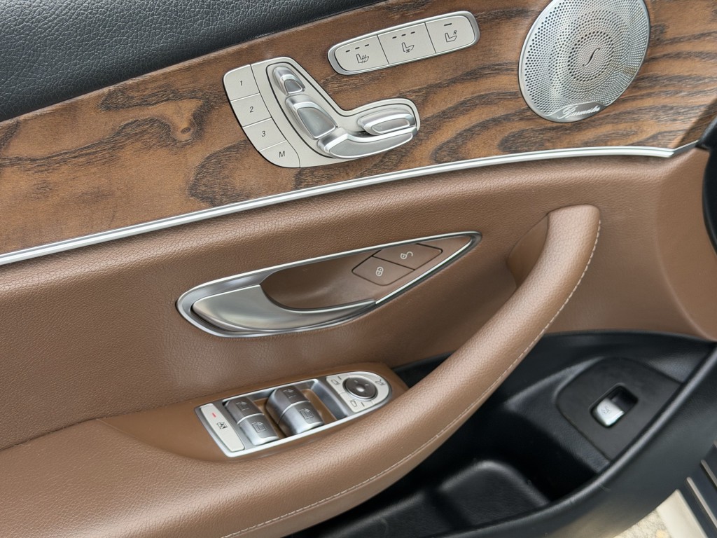 2017 Mercedes-Benz E-Class Image 25