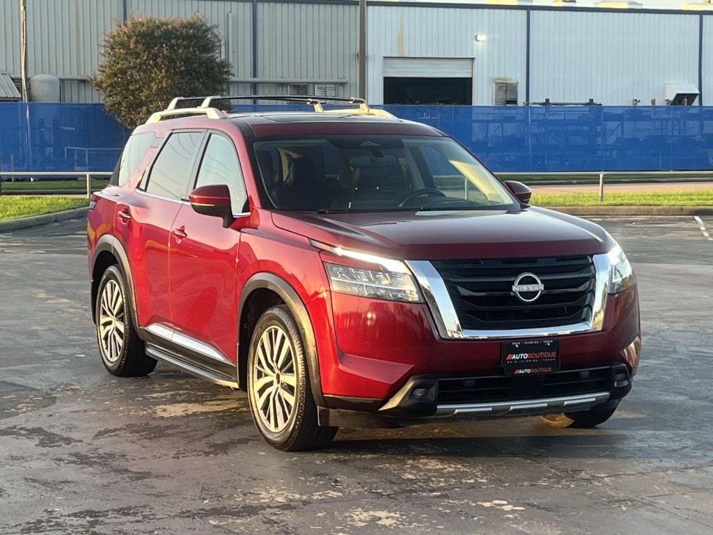 2022 Nissan Pathfinder Image 3
