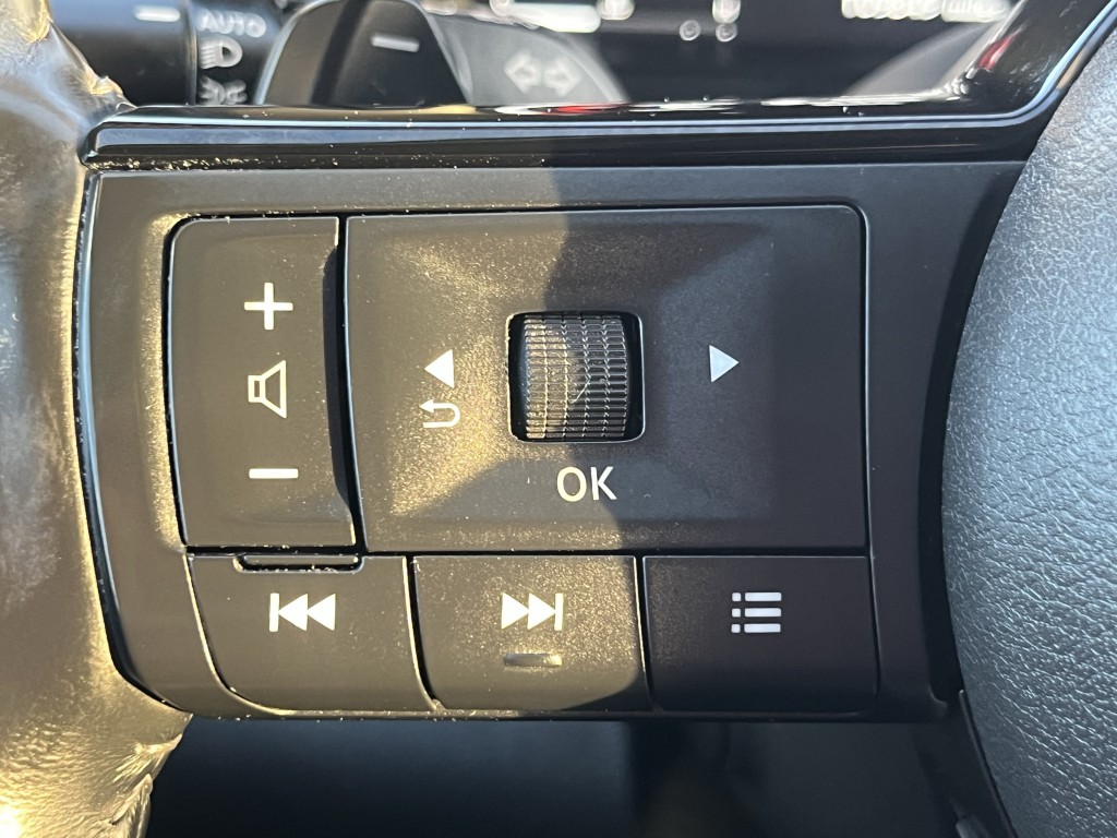 2022 Nissan Pathfinder Image 16