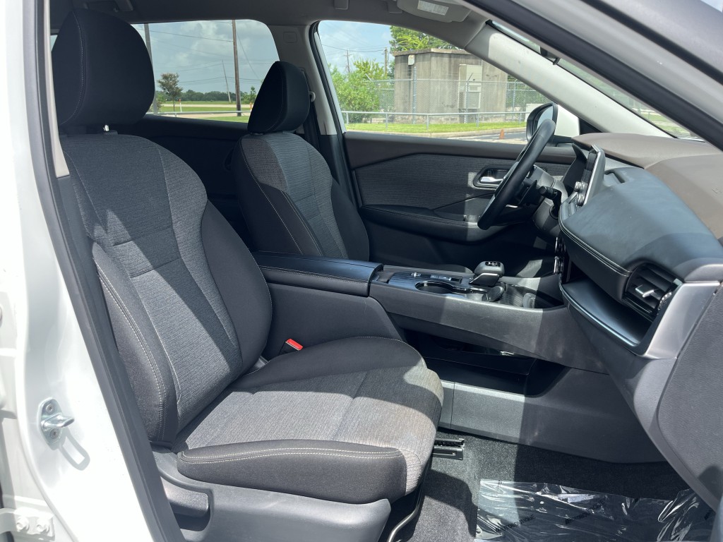 2022 Nissan Rogue Image 31