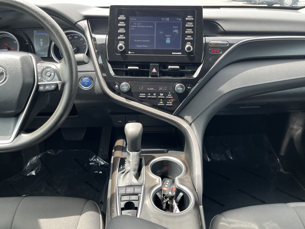 2022 Toyota Camry Image 25