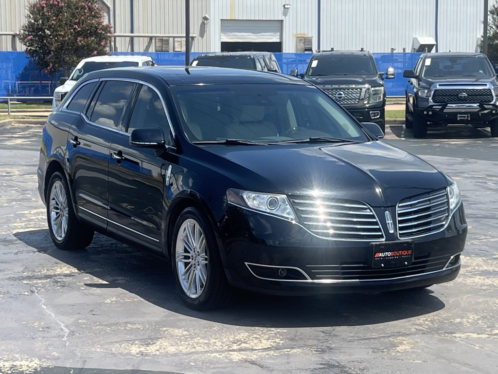 2018 Lincoln MKT Image 5