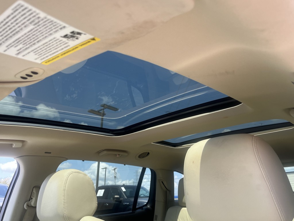 2018 Lincoln MKT Image 9