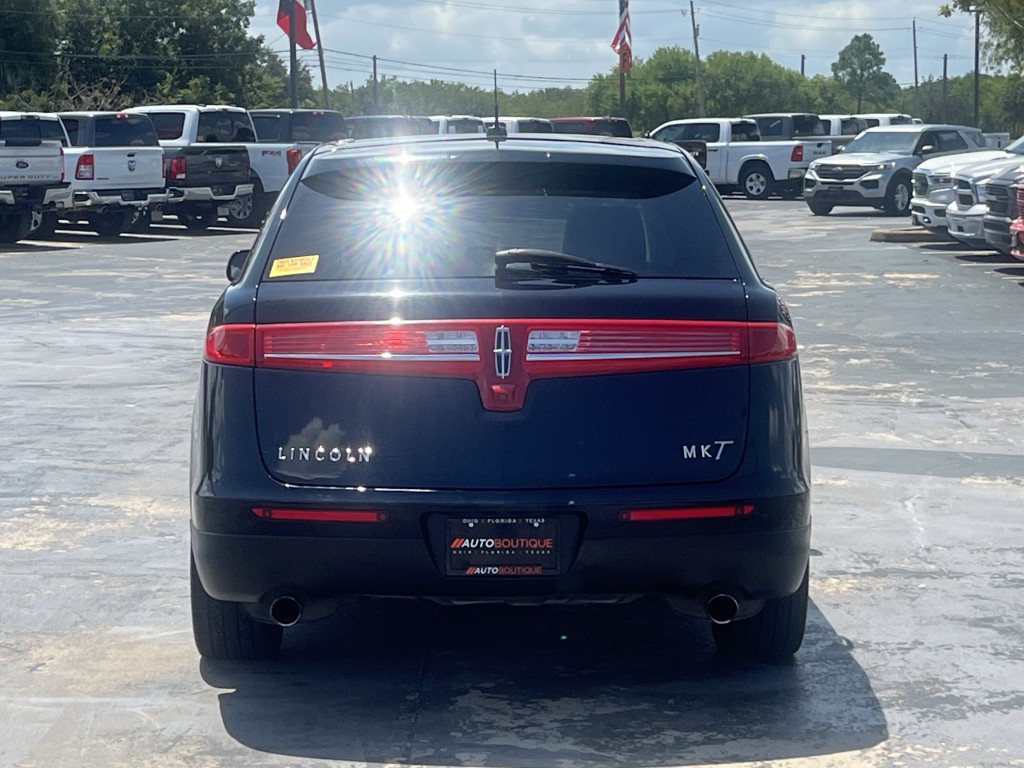 2018 Lincoln MKT Image 10