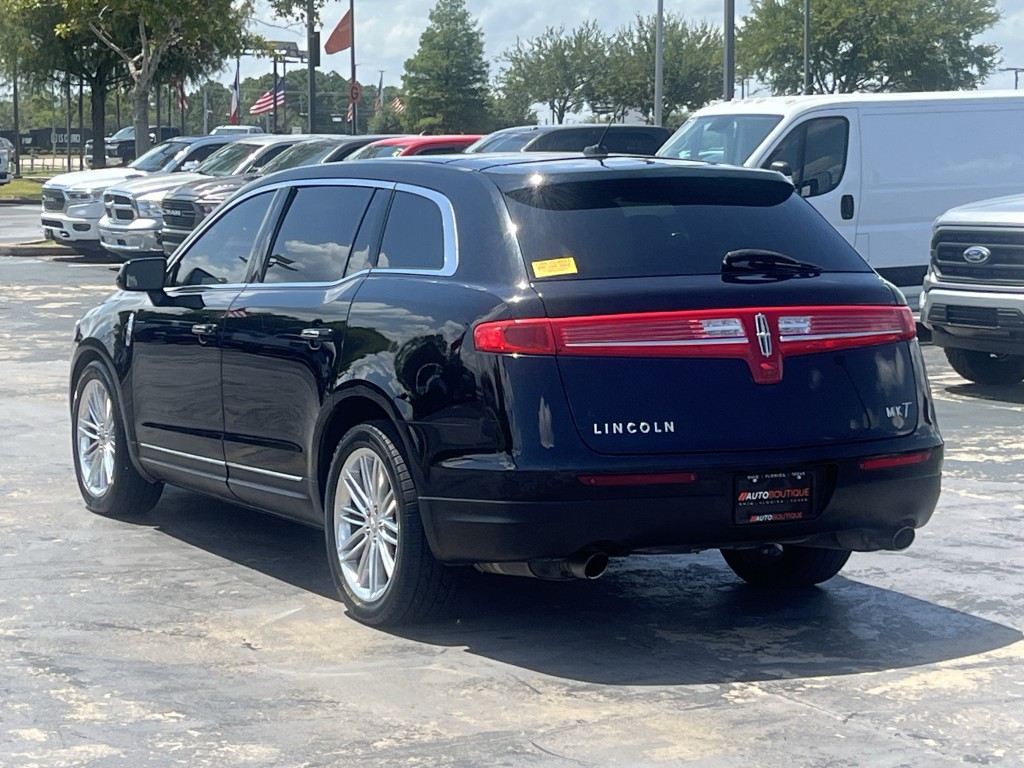 2018 Lincoln MKT Image 12