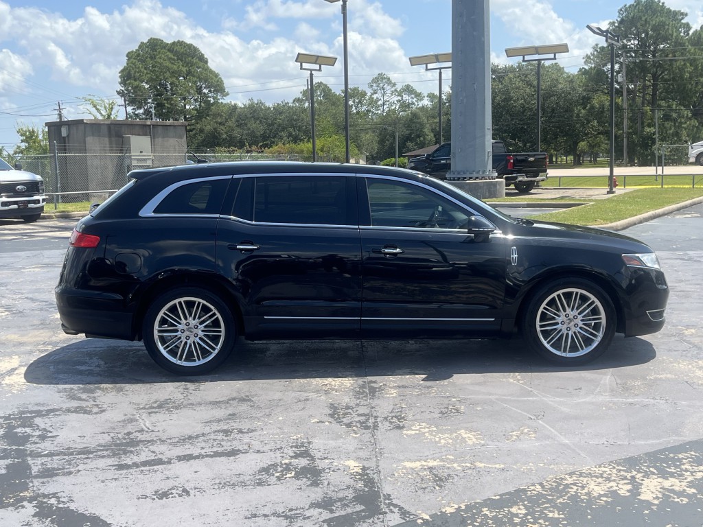 2018 Lincoln MKT Image 13