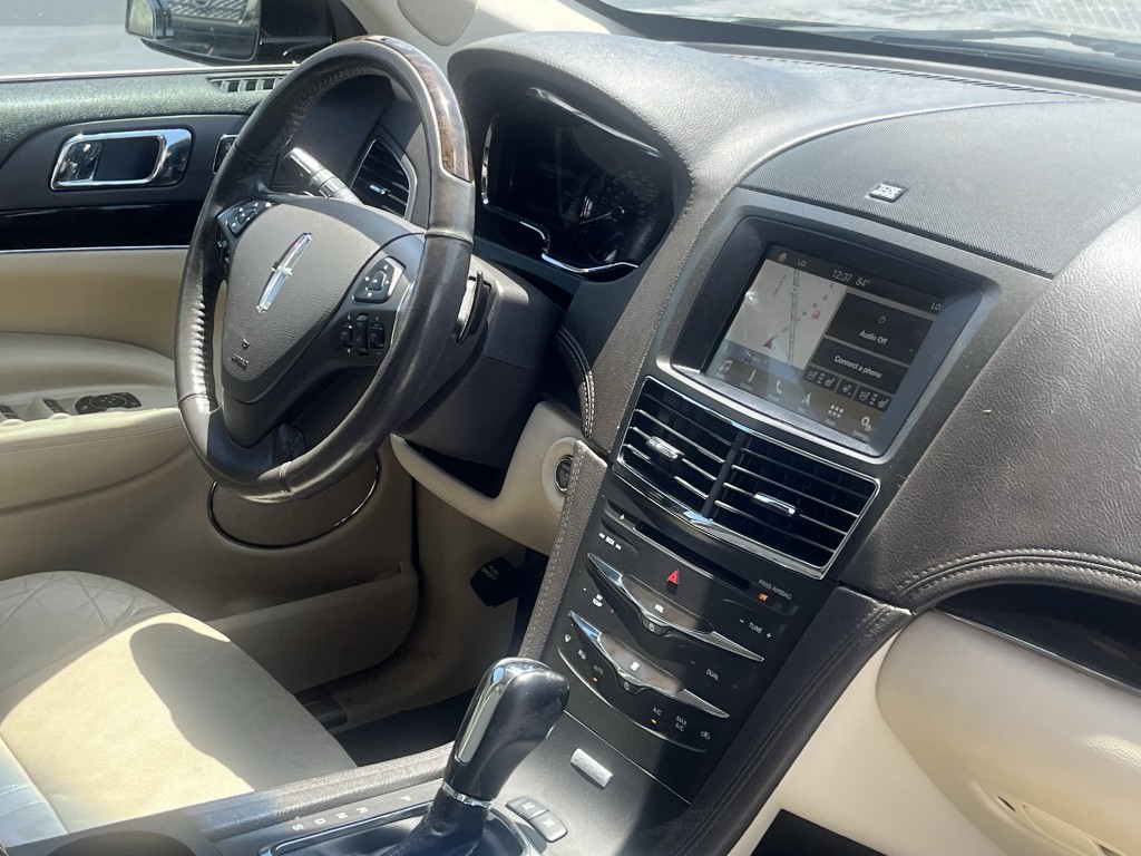 2018 Lincoln MKT Image 18