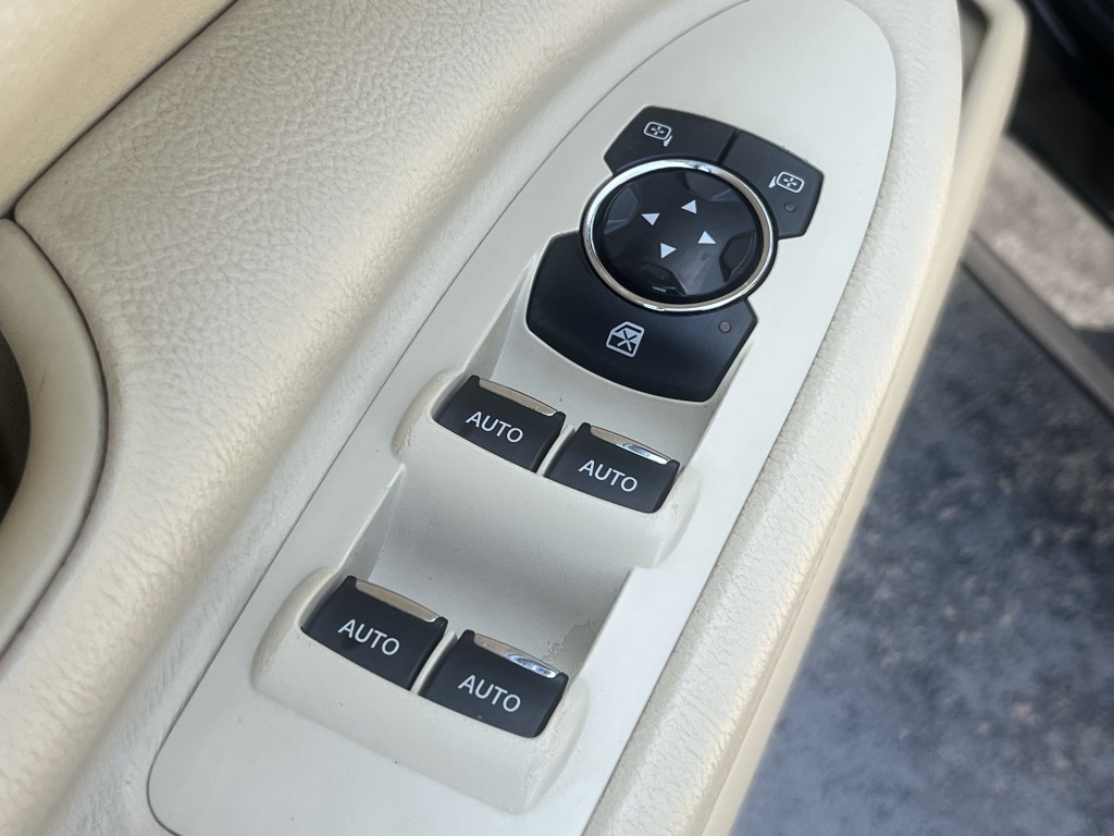 2018 Lincoln MKT Image 27