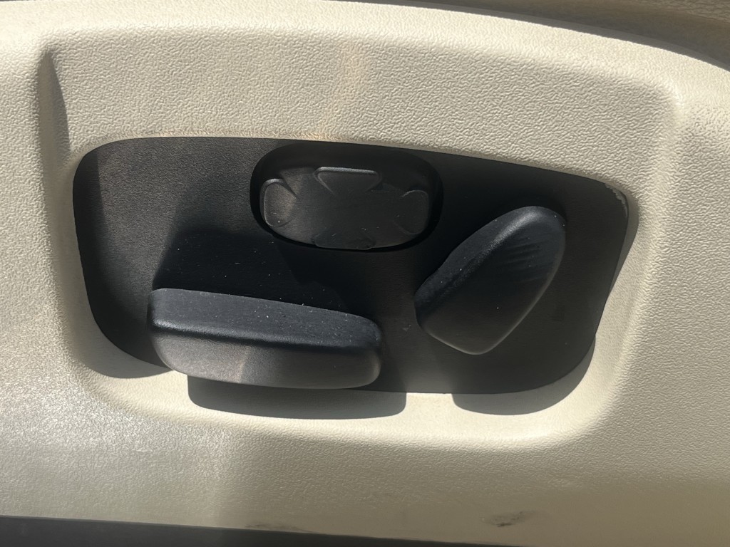 2018 Lincoln MKT Image 28