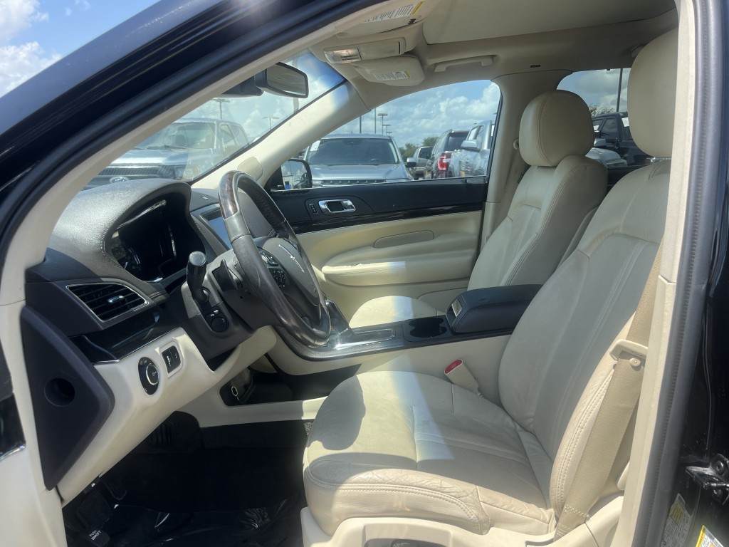 2018 Lincoln MKT Image 30