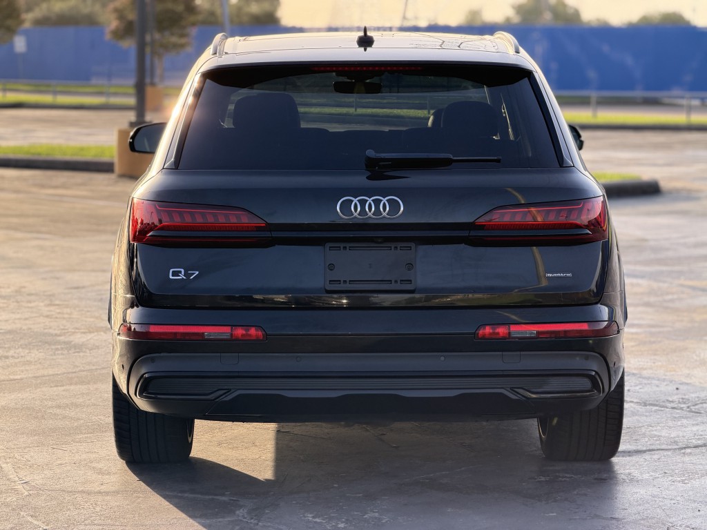 2023 Audi Q7 Image 16