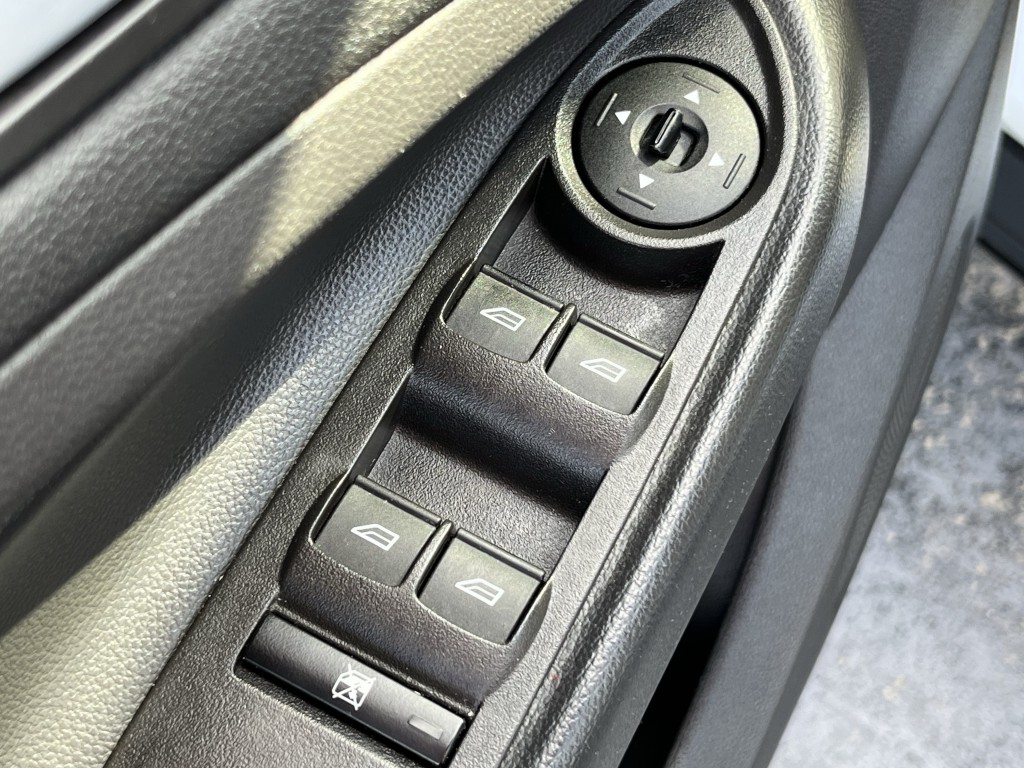 2018 Ford Escape Image 25