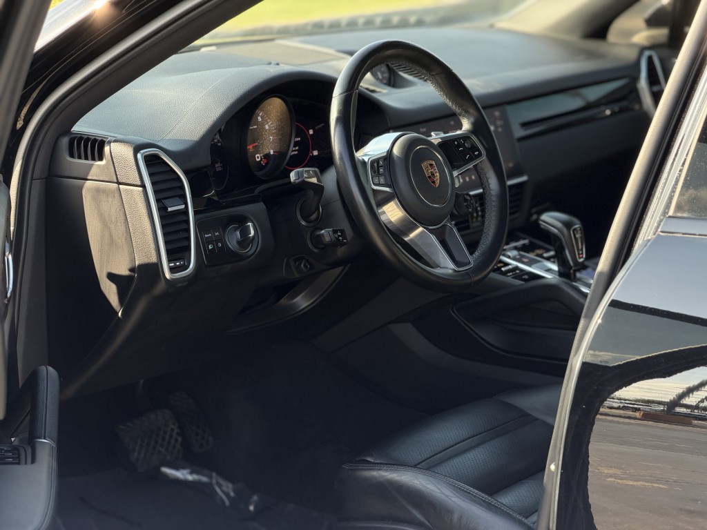 2023 Porsche Cayenne Image 18