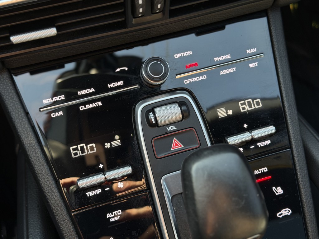 2023 Porsche Cayenne Image 31
