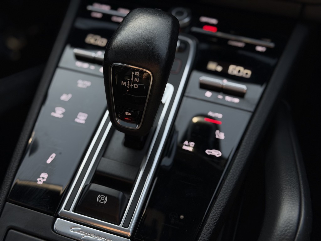 2023 Porsche Cayenne Image 32