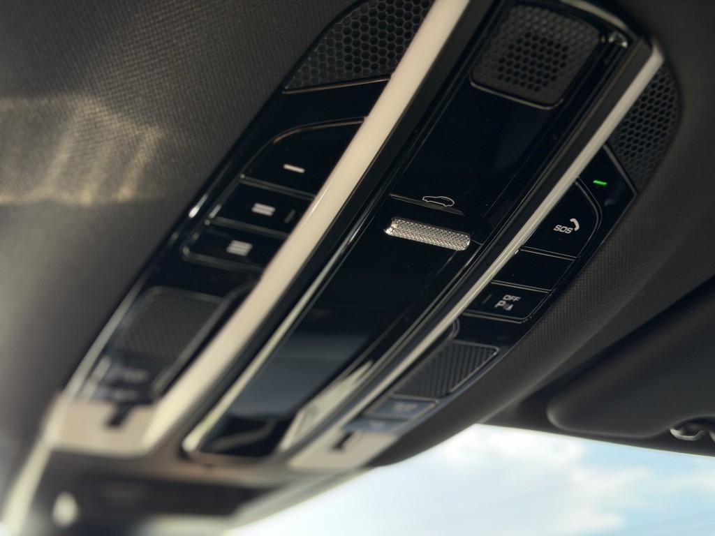2023 Porsche Cayenne Image 34