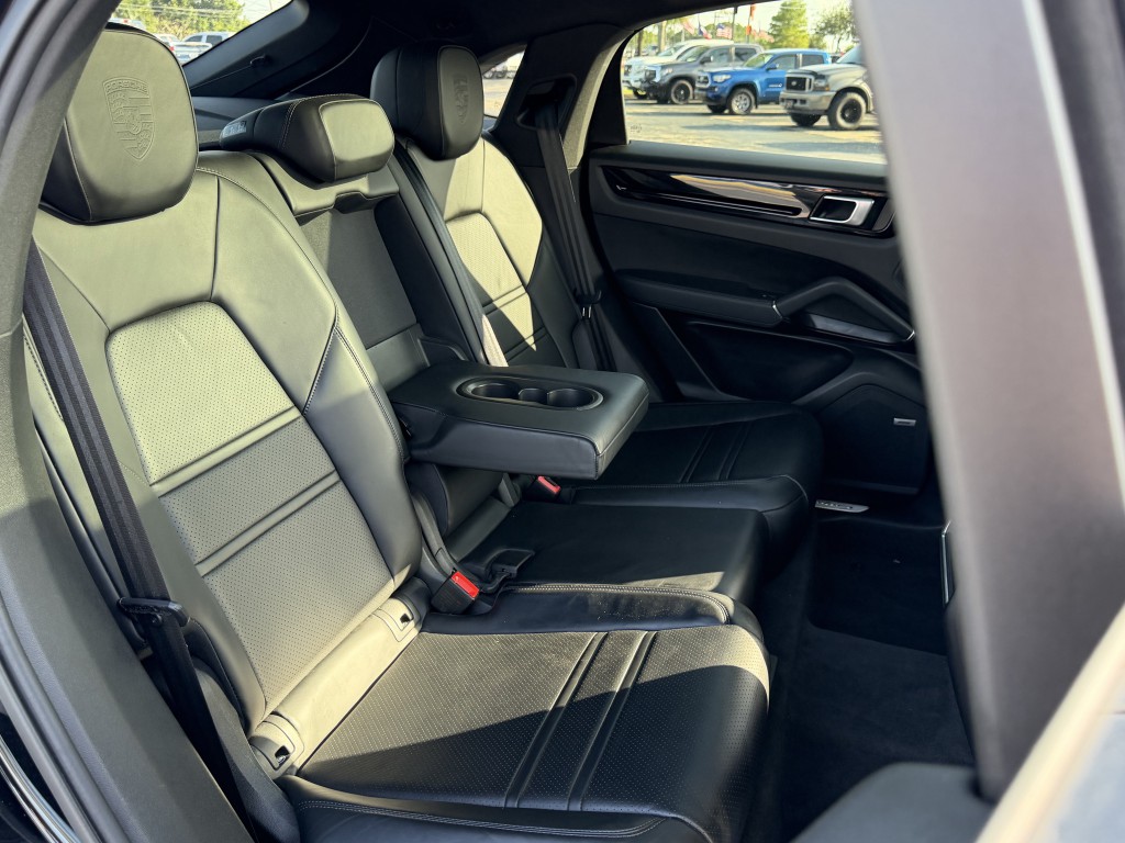2023 Porsche Cayenne Image 39