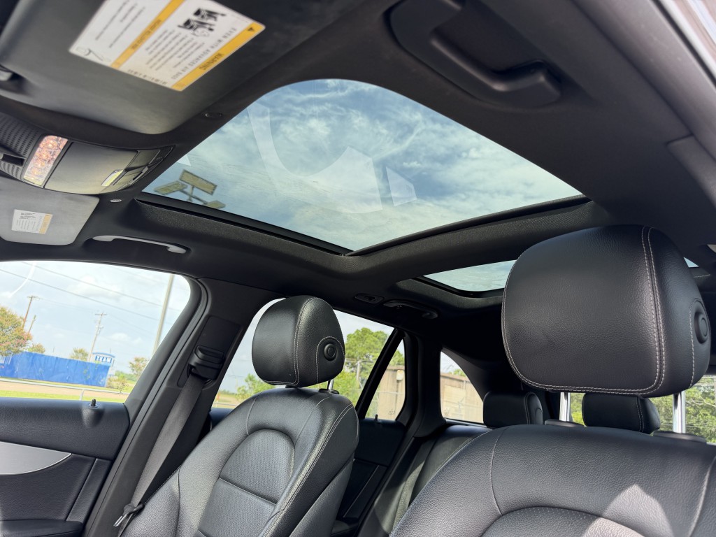2020 Mercedes-Benz GLC-Class Image 12