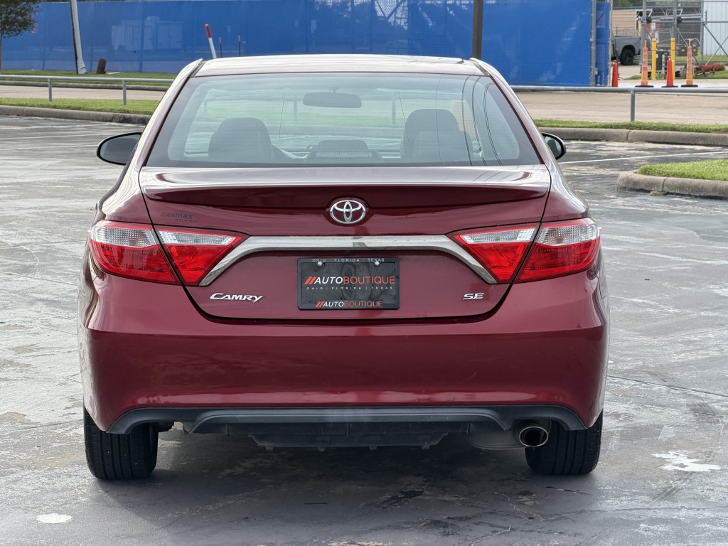 2017 Toyota Camry Image 8