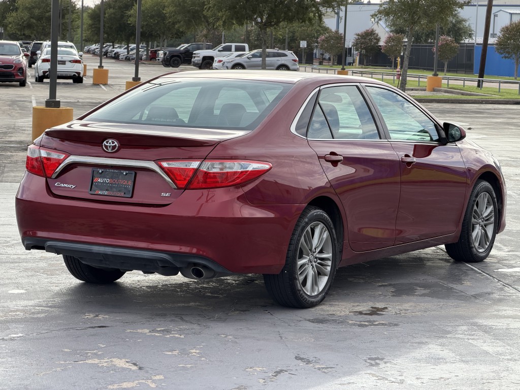 2017 Toyota Camry Image 9