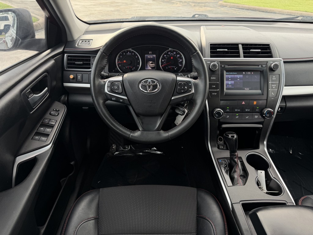 2017 Toyota Camry Image 13